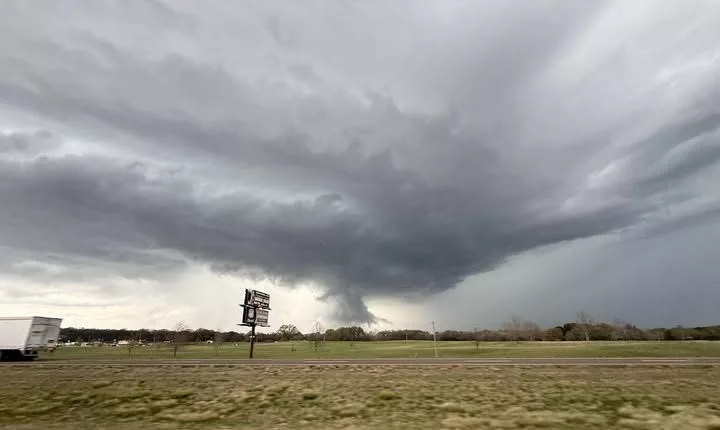 tornado-parkers-crossroads
