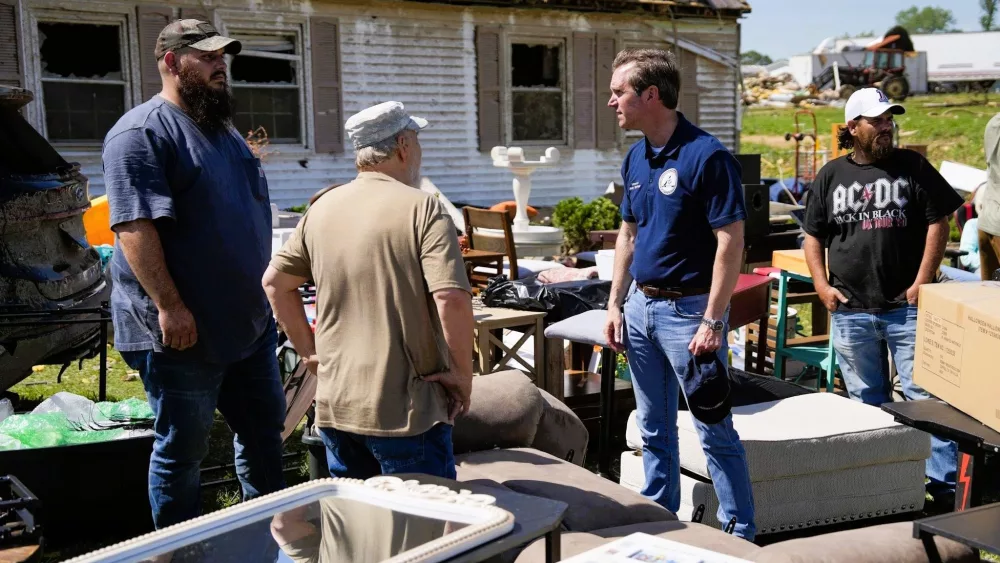 beshear-at-tornado-laurel-co