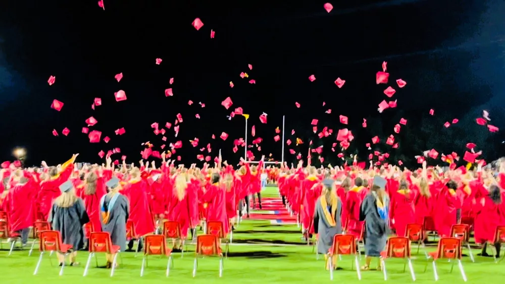 grad-hats-off-25-dallas