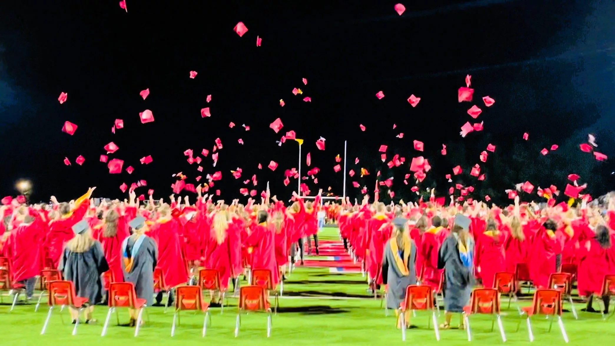 grad-hats-off-25-dallas