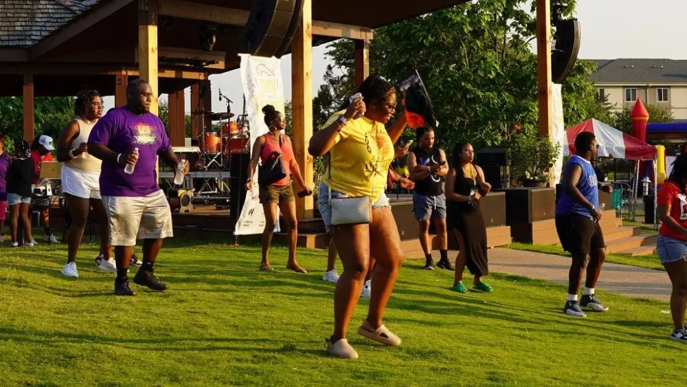 dpa-juneteenth-dancing