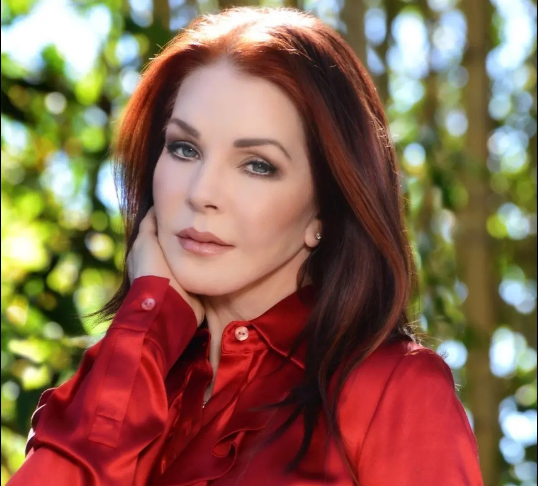 priscilla-presley-dixie-crop