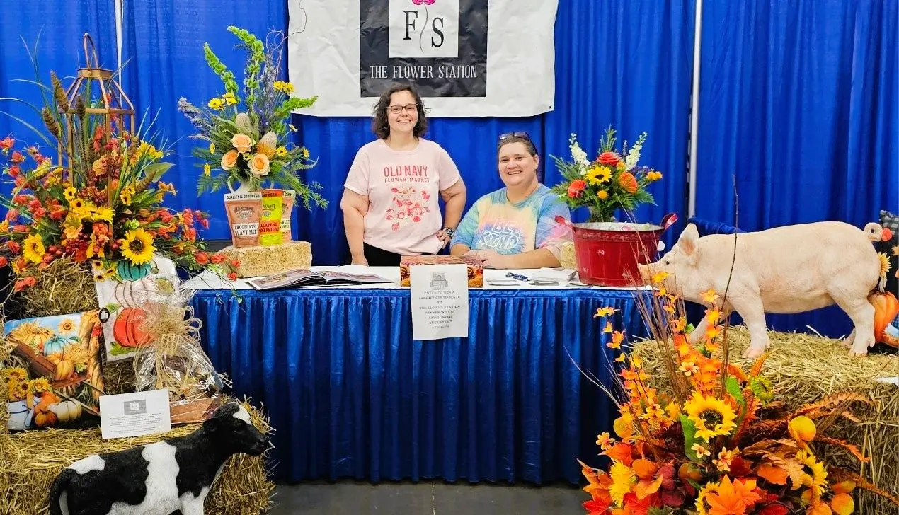 flower-station-at-fair
