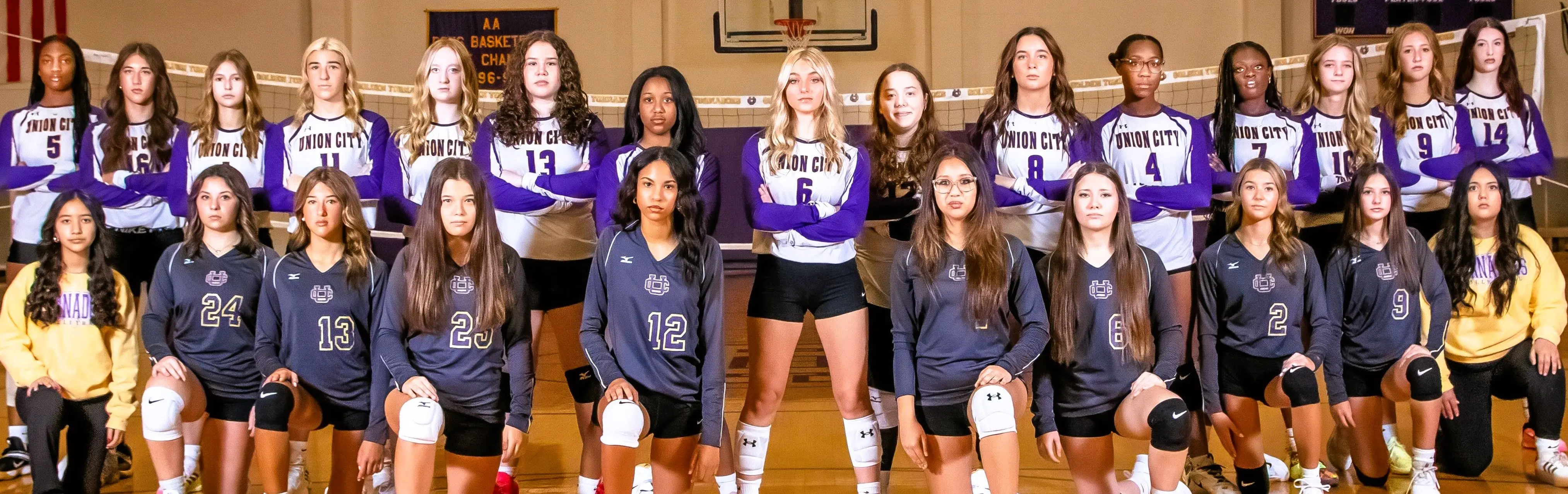 2025-uchs-volleyball-team-photo