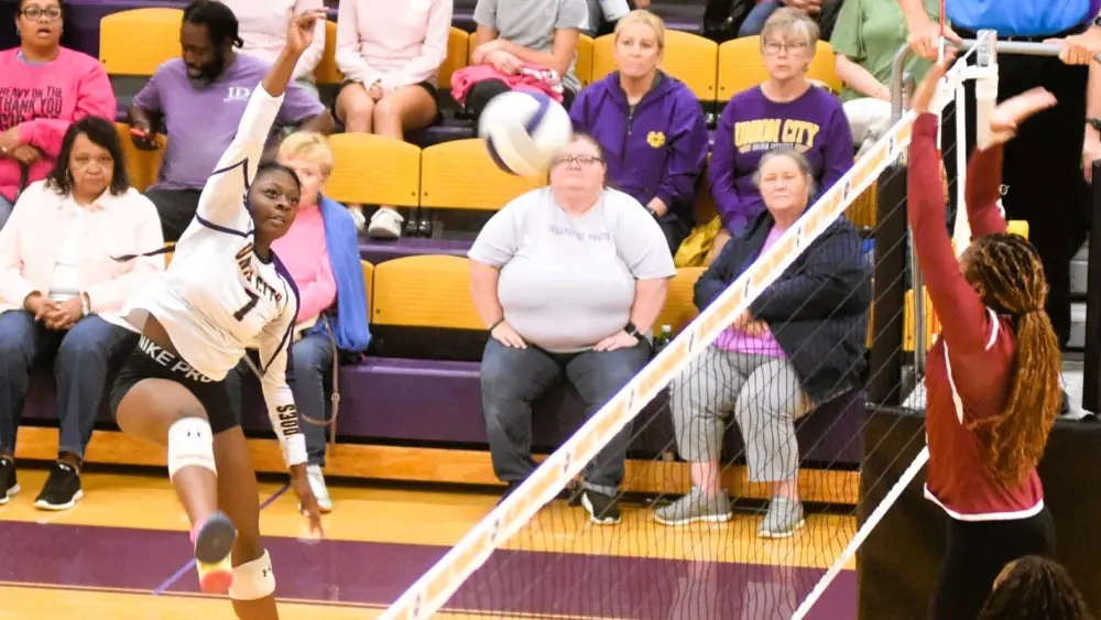 uc-volleyball-fall-sports-pics-oct-6-6