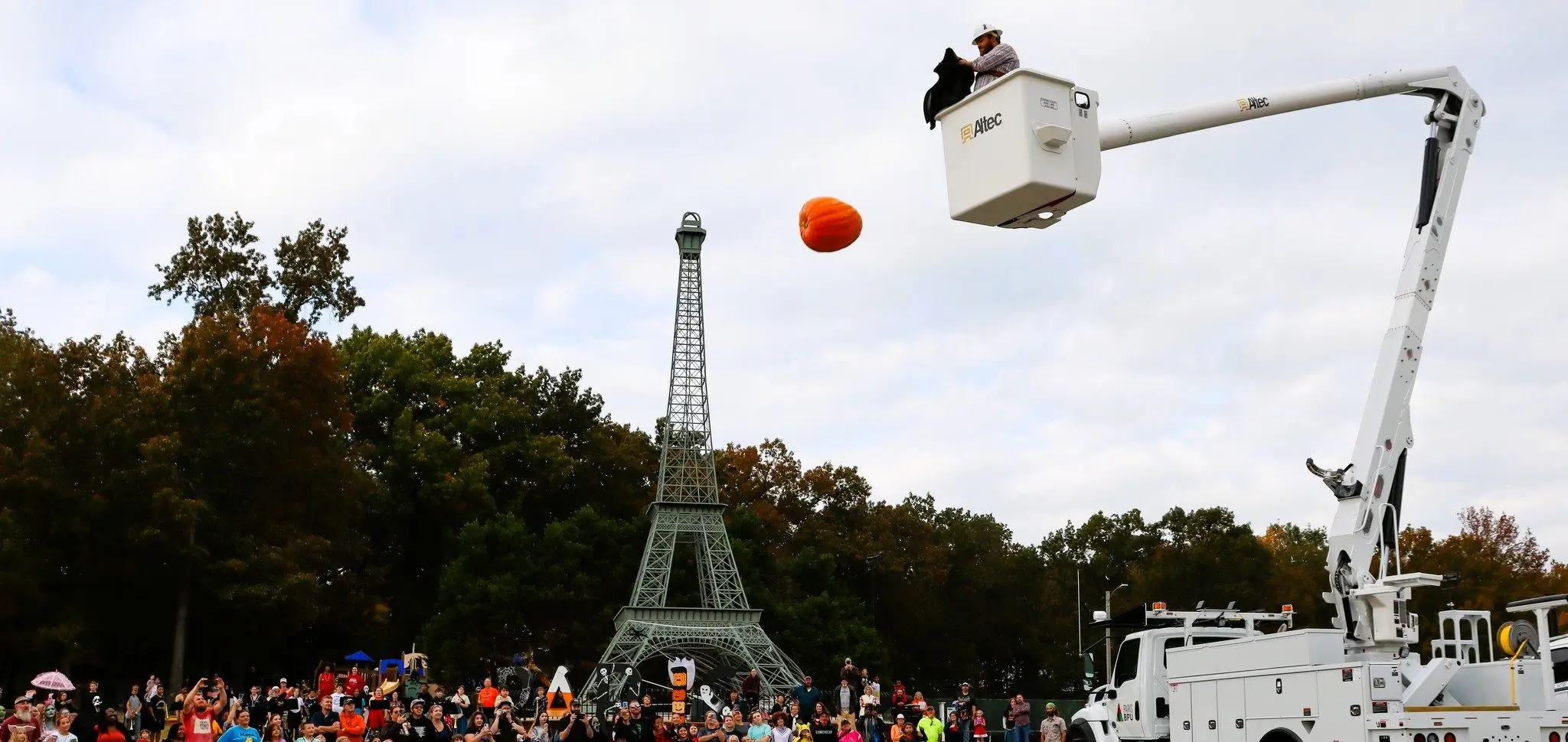 spook-droppin-pumpkin-24-2