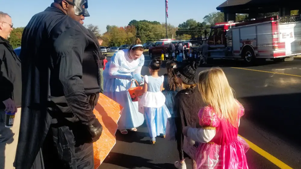 rhea-parade-eric-long-as-batman-1