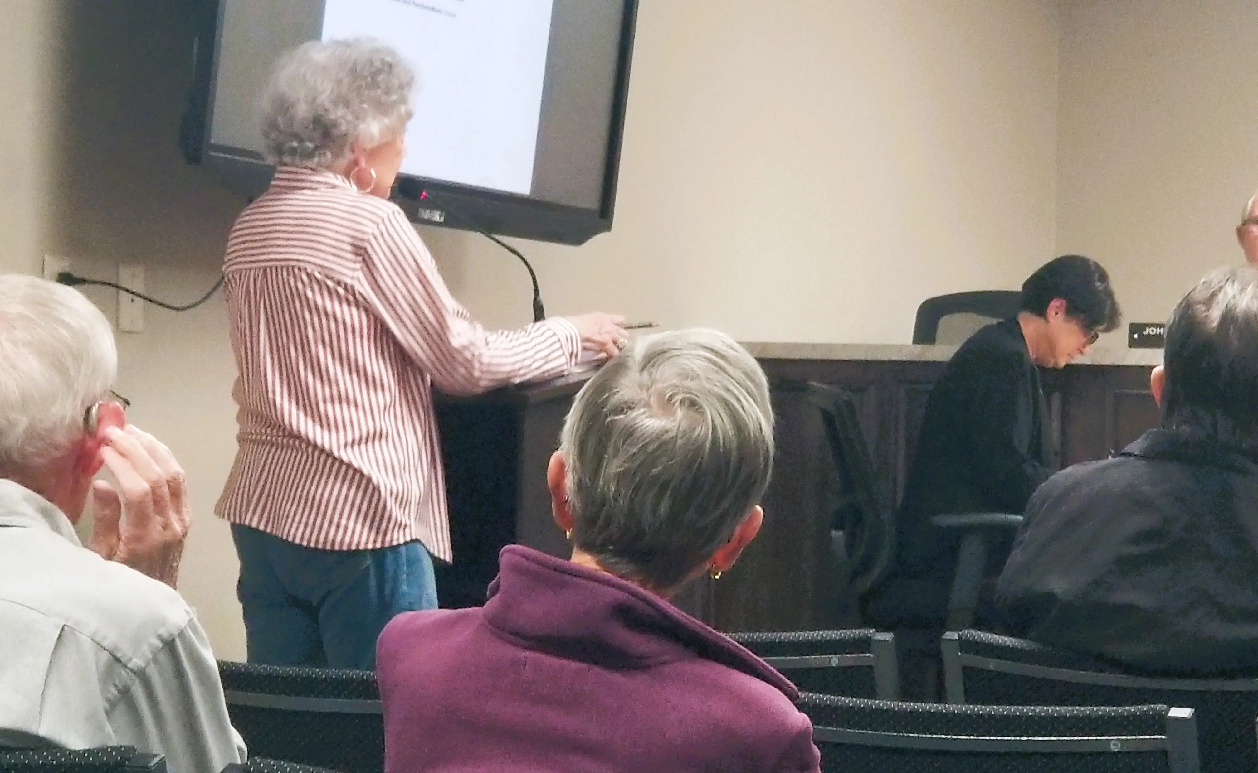 city-comm-ann-jones-present