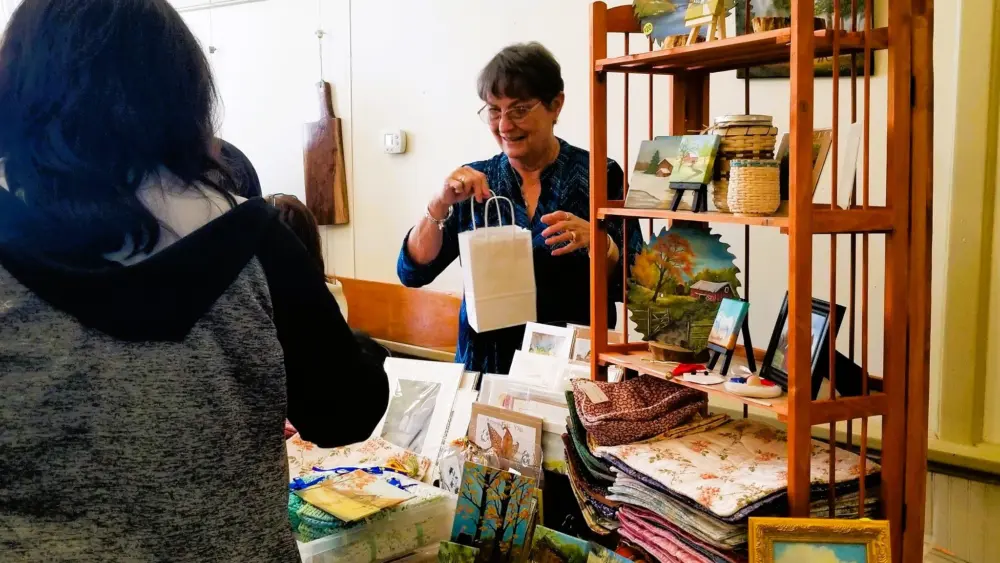 holiday-art-market-24