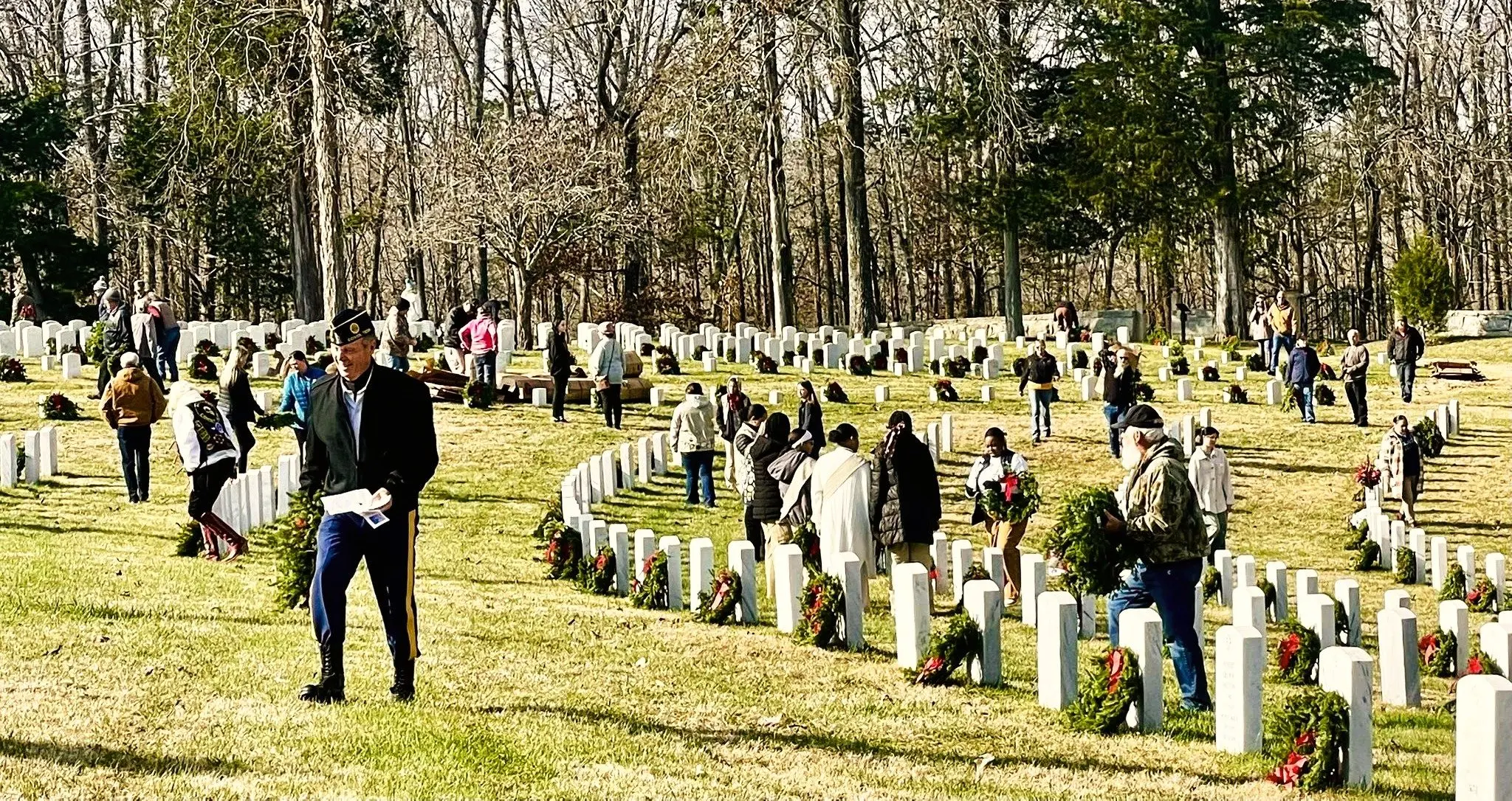 fort-d-wreaths-crowd