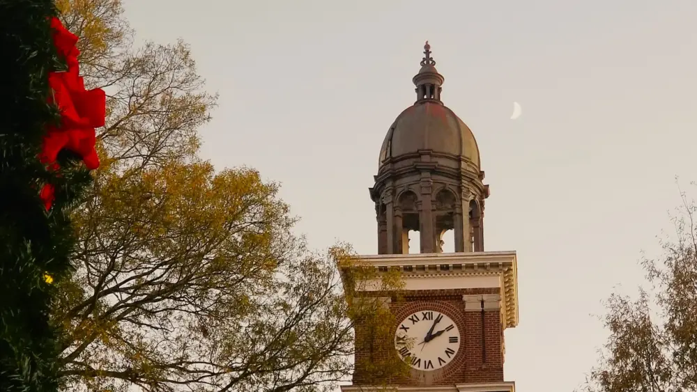 cth-w-moon-and-wreath