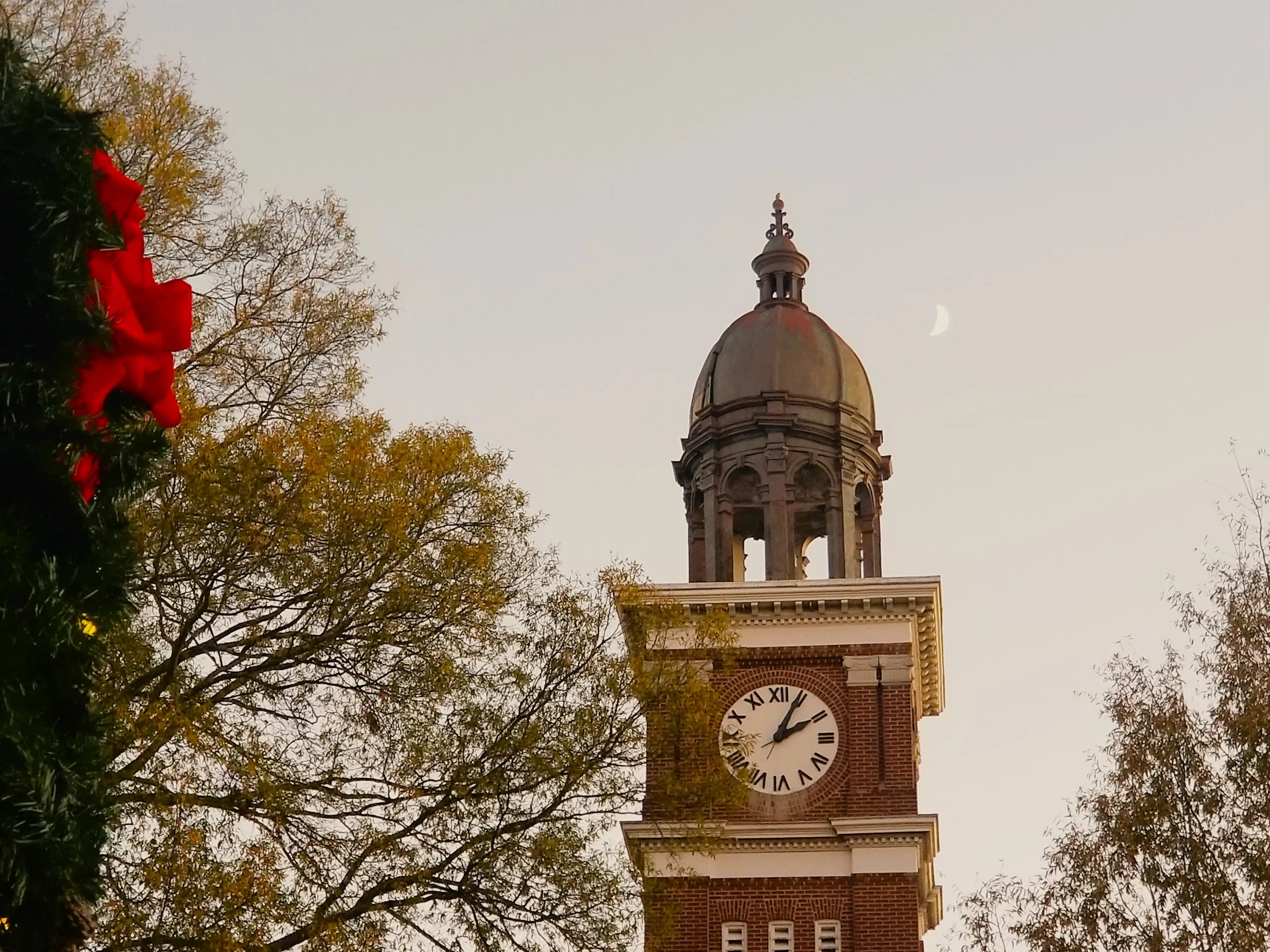 cth-w-moon-and-wreath