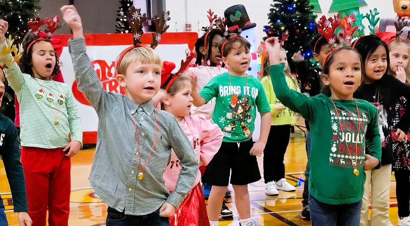 uc-k-voices-christmas-2025-3