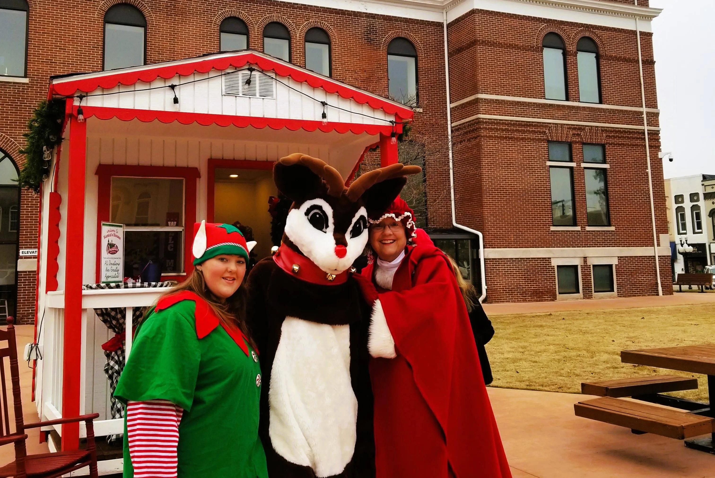 mrs-claus-rudolph-elf-cth