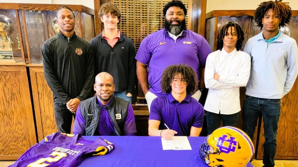 uc-small-signs-with-bethel-2