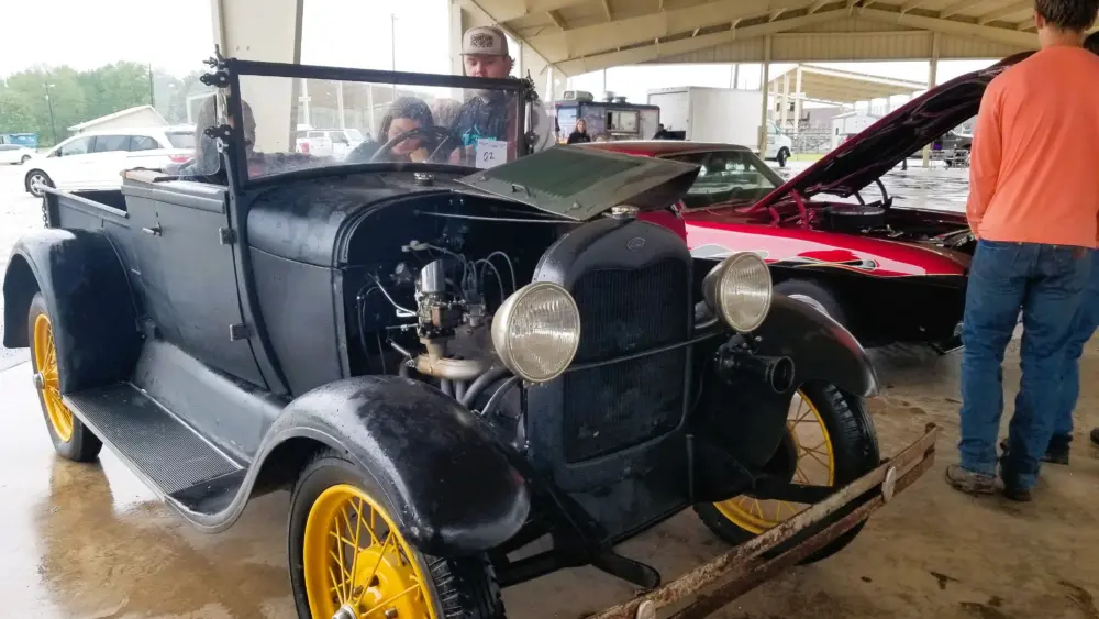 car-show-old-car-new