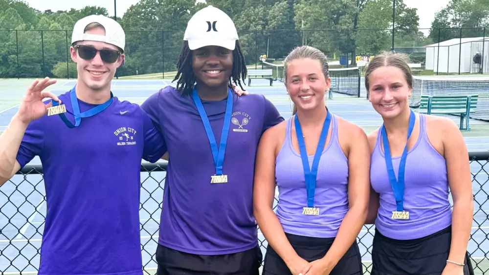 uc-tennis-spring-sports-pics-april-28-1b