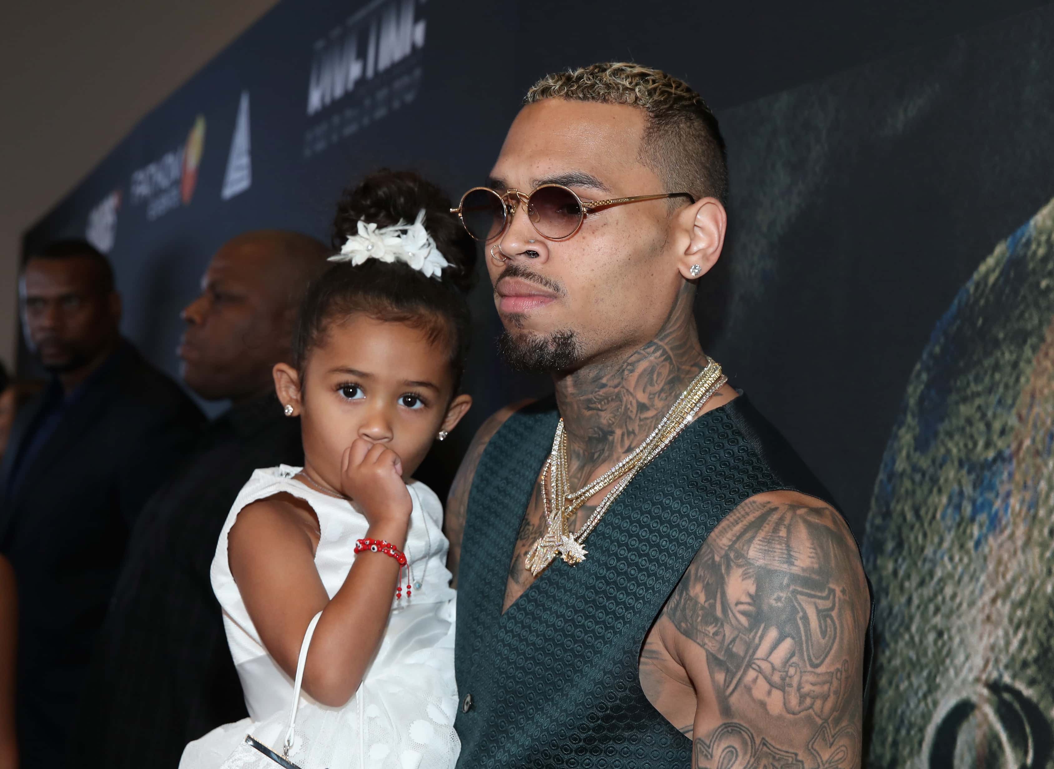 Chris Brown Baby Momma Ig - teyi1gr