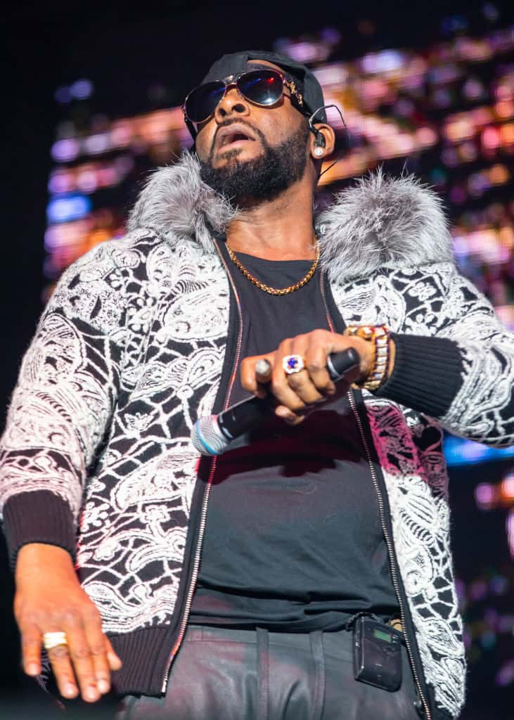 Fbi Investigating A Flight A Woman Took To See R Kelly When She Was A