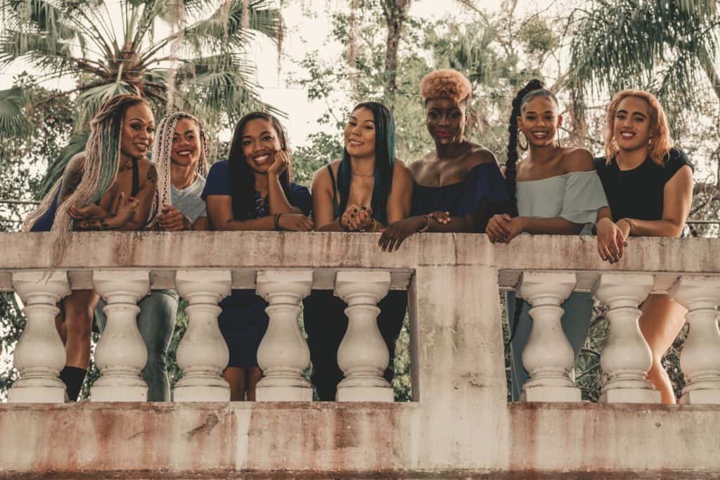 Color women in a photoshoot
