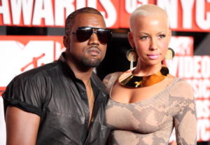 NEW YORK - SEPTEMBER 13: Kanye West and Amber Rose arrive at the 2009 MTV Video Music Awards at Radio City Music Hall on September 13, 2009 in New York City.