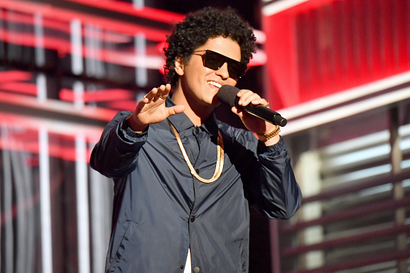 A Texas Man Allegedly Posed As Bruno Mars & Finessed A 63 Y.O Woman For $100K - Vimarsana News