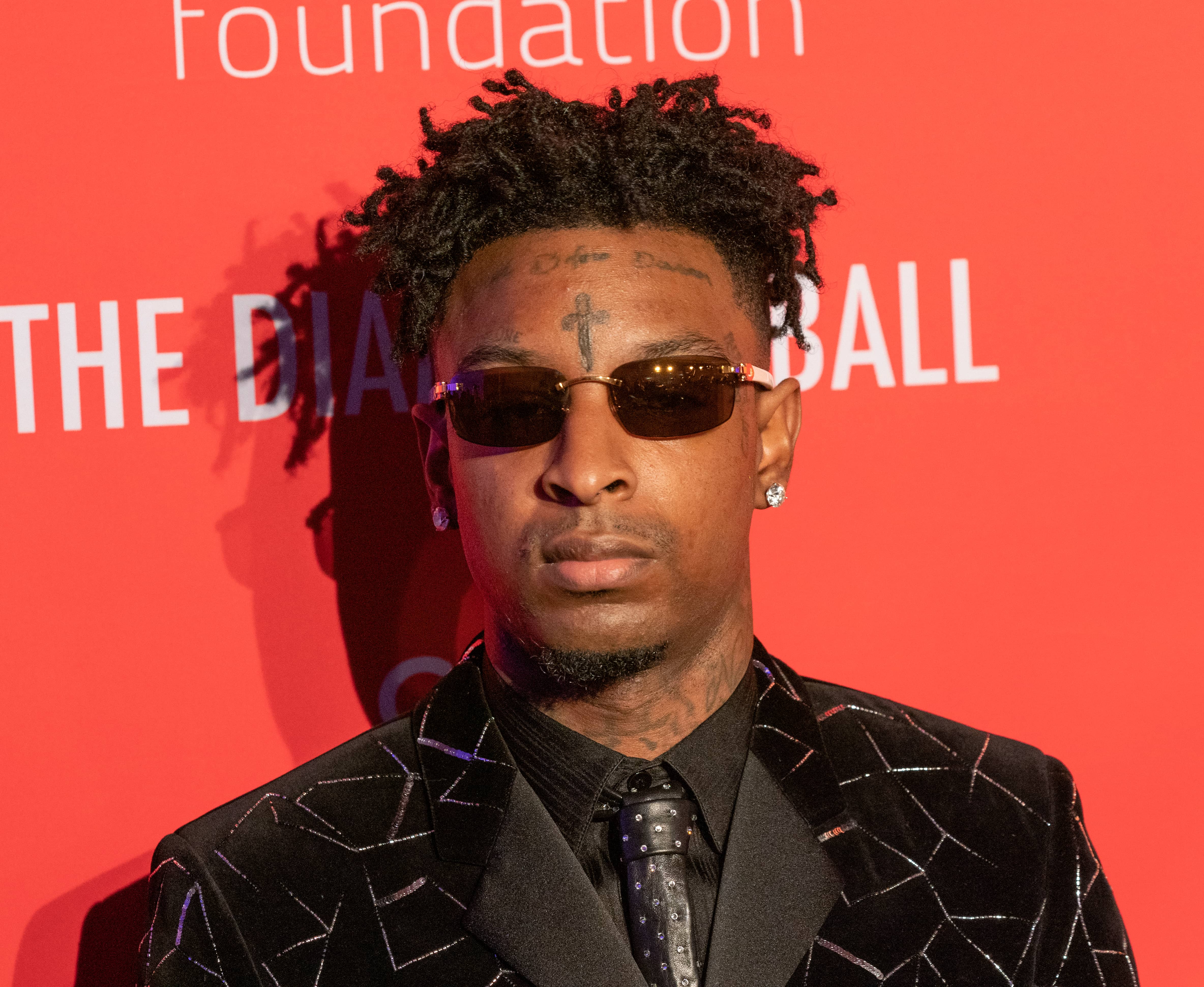 21 Savage Flexes Brand New Smile + Claps Back At Fans Who Criticized ...