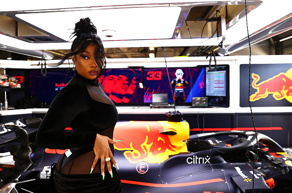 Hot Girls Shower Megan Thee Stallion w/ Praise For EP, 'Something For Thee Hotties' - Vimarsana News