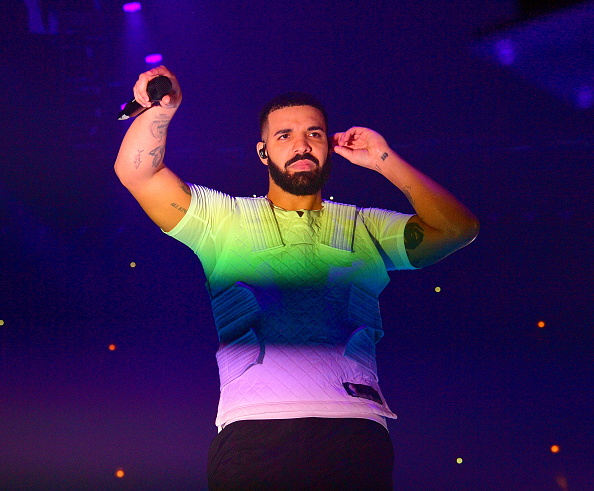 Fans Can Watch Drake & Kanye's 'Free Larry Hoover' Concert In Theaters - Vimarsana News