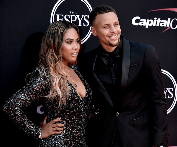 Ayesha Curry Breaks The Internet Giving Steph Curry A Turned Up Celebration Dance - Vimarsana News