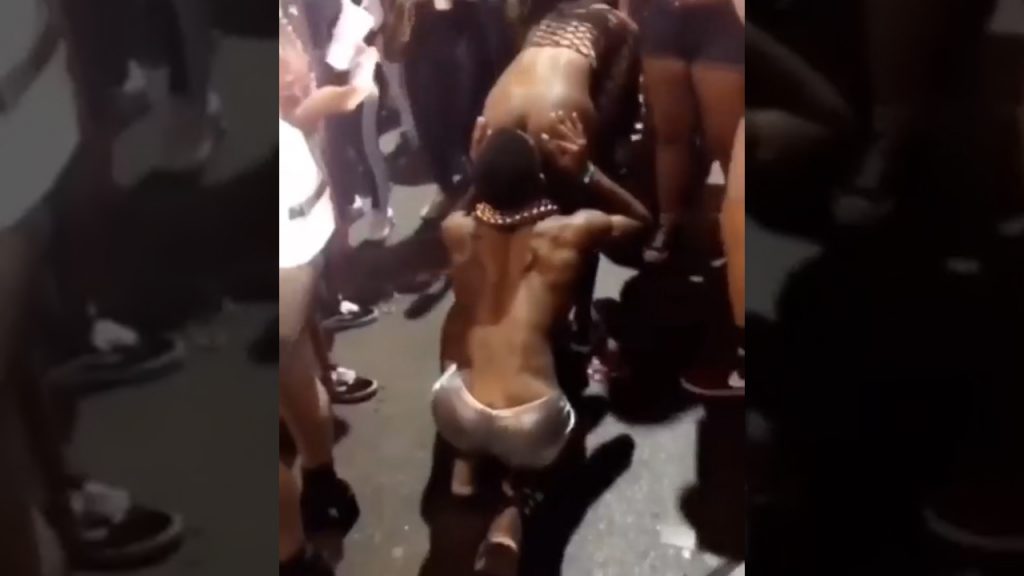 mardi gras eat ass