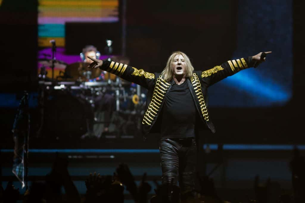 Joe Elliott on stage