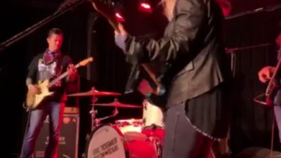 Nancy Wilson Rocks on Stage with Eric Tessmer