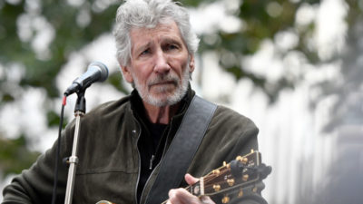 roger-waters-performs-during-the-dont-extradite-assange