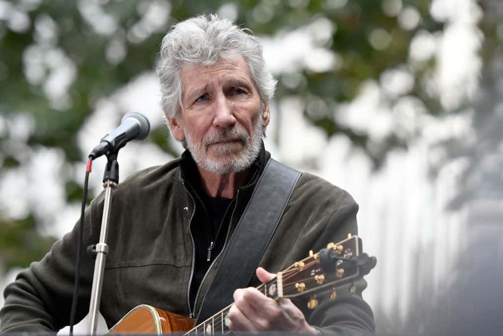 roger-waters-performs-during-the-dont-extradite-assange