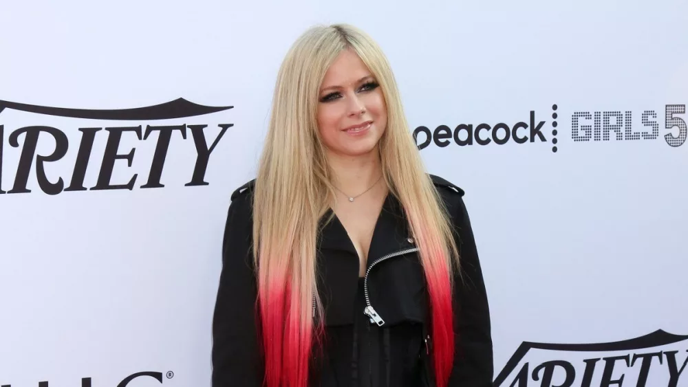 Avril Lavigne to release ‘Greatest Hits’ album on June 21st