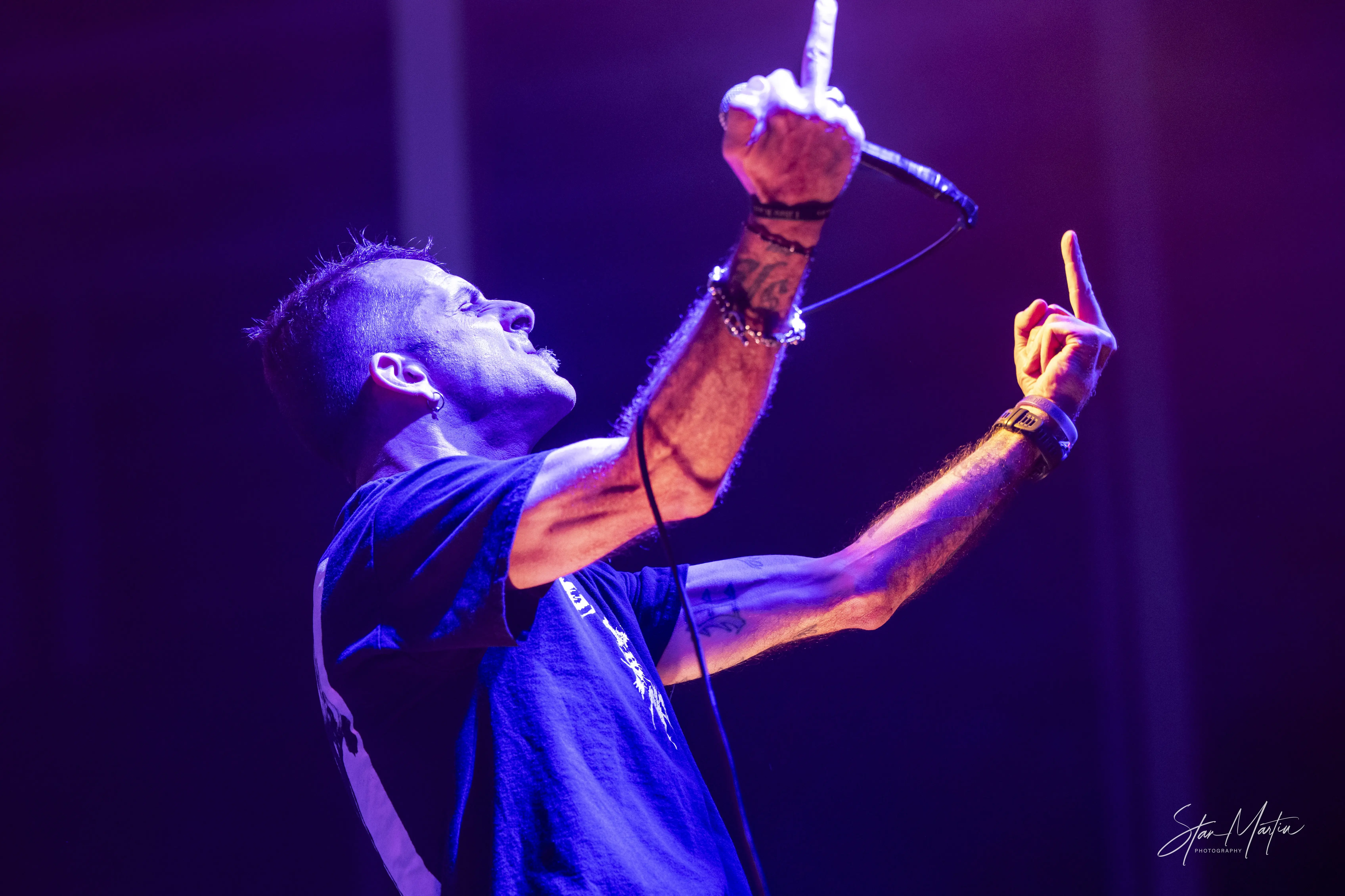 Lamb of God throws up a double bird in Austin, Texas photo by Stan Martin, April 10th, 2026