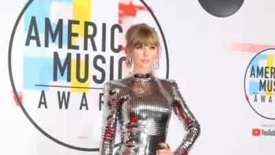Taylor Swift at the 2018 American Music Awards at the Microsoft Theater on October 9^ 2018 in Los Angeles^ CA
