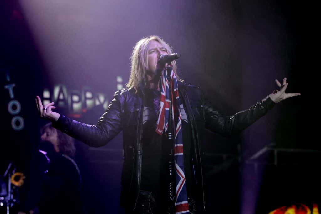 Def Leppard Frontman on Stage