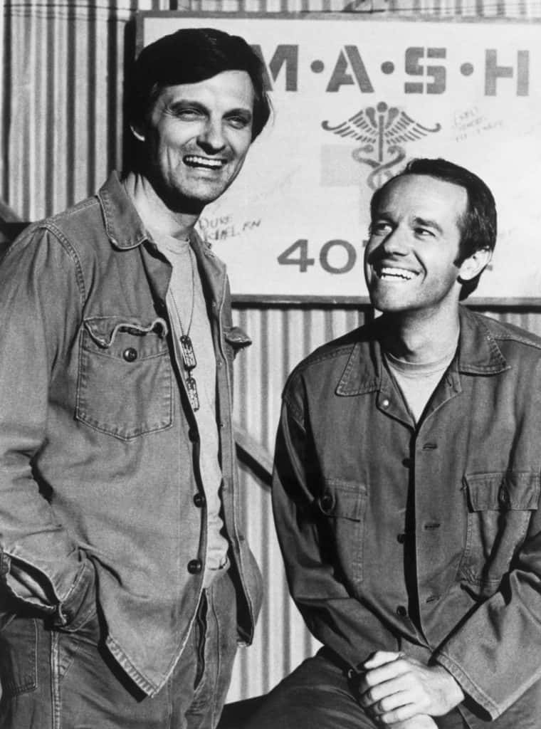 alan-alda-and-mike-farrell-in-mash