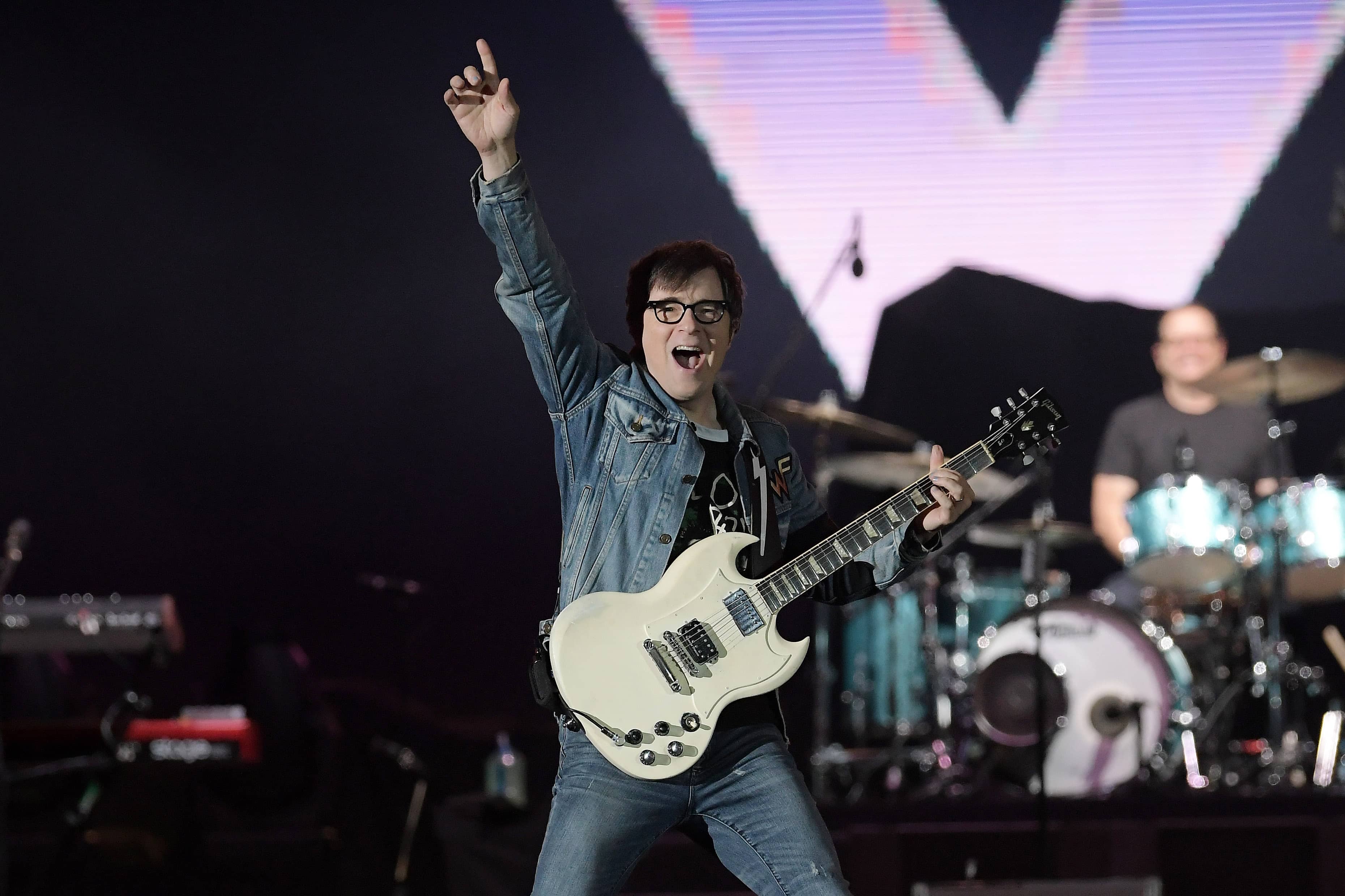 Weezer Unveil New Single 