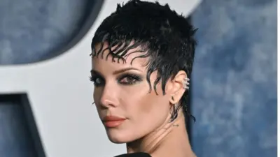 Halsey at the 2023 Vanity Fair Oscar Party at the Wallis Annenberg Center. BEVERLY HILLS^ CA. March 12^ 2023