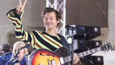 Harry Styles performs on NBC's "TODAY" Show at Rockefeller Plaza on May 19^ 2022 in New York City.