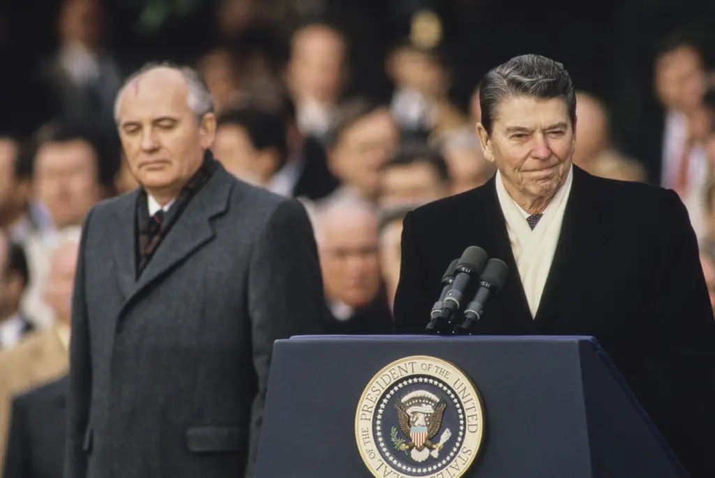 mikhail-gorbachev-and-ronald-reagan