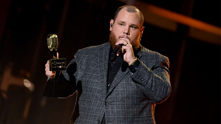 Luke Combs accepting an award at the 2020 Billboard Music Awards