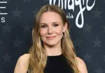 Kristen Bell at the 2025 Critics Choice Awards at Barker Hanger on February 7^ 2025 in Santa Monica^ CA