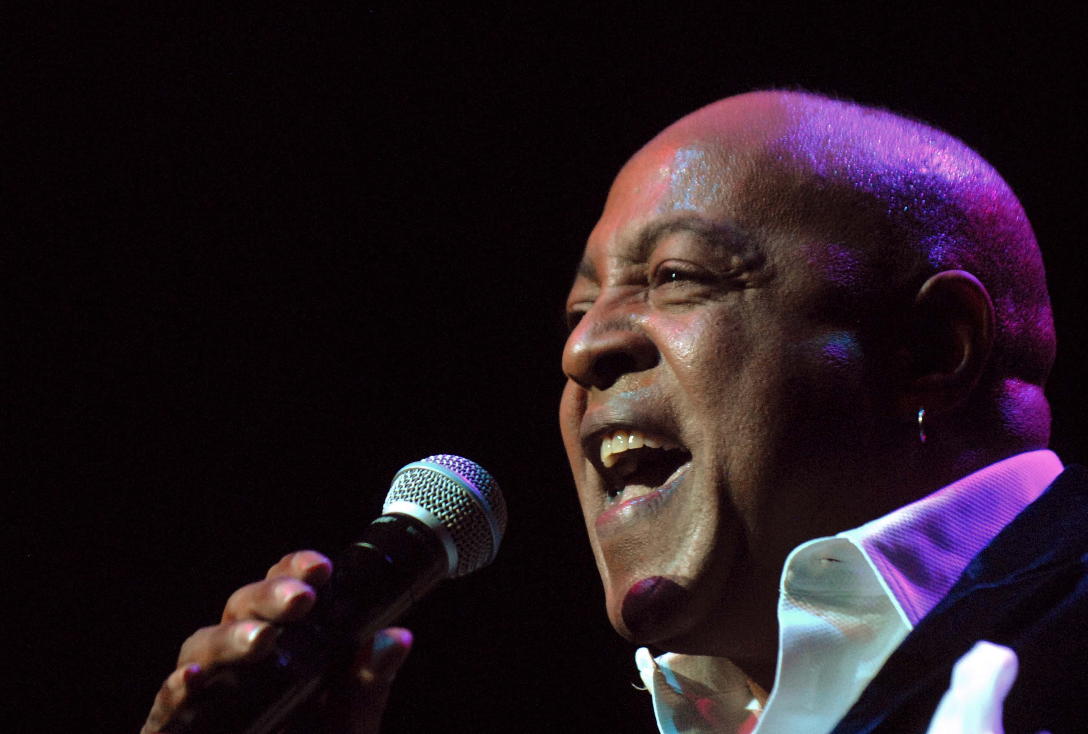 Singer Peabo Bryson Hospitalized After Suffering Heart Attack | 107.5 WBLS