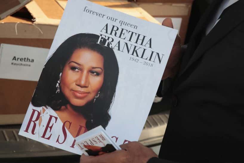 Aretha Franklin Outfit Changes for Funeral, Official Six-Hour Program ...
