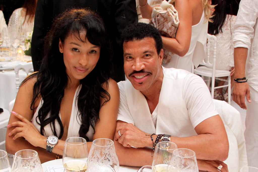 Lionel Richie Fans Shocked Over Age Gap with 30-Year-Old Girlfriend