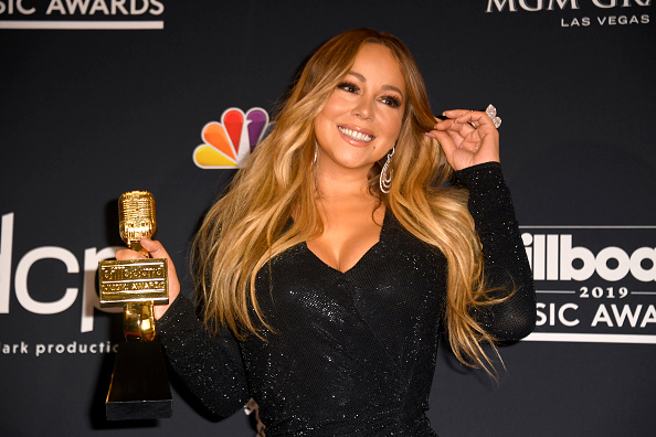 Mariah Carey poses with the Icon Award in the press room during the 2019 Billboard Music Awards at MGM Grand Garden Arena on May 01, 2019 in Las Vegas, Nevada.